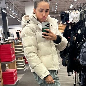 Aritzia Superpuff Shorty Matte Pearl